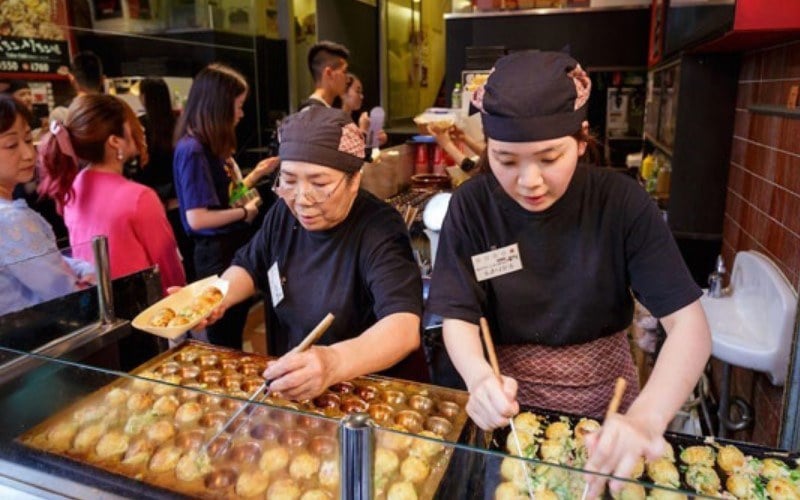Takoyaki - Viên bánh bạch tuộc nổi tiếng trong nền ẩm thực Nhật Bản