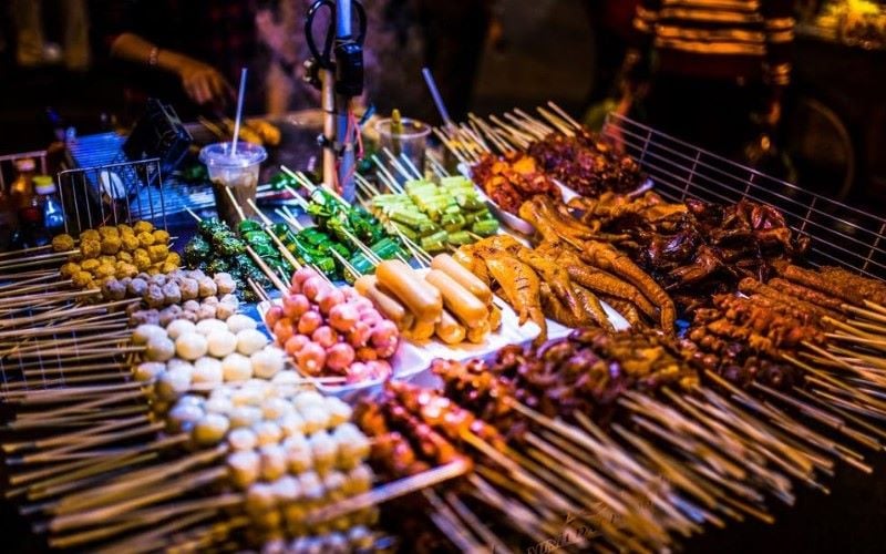 Các món xiên nướng là trải nghiệm ẩm thực đường phố Đài Loan độc đáo